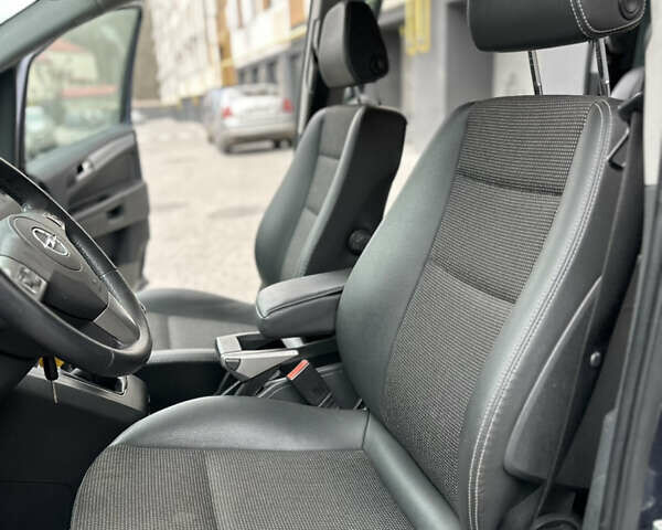 Сірий Опель Зафіра, об'ємом двигуна 1.8 л та пробігом 249 тис. км за 5999 $, фото 29 на Automoto.ua