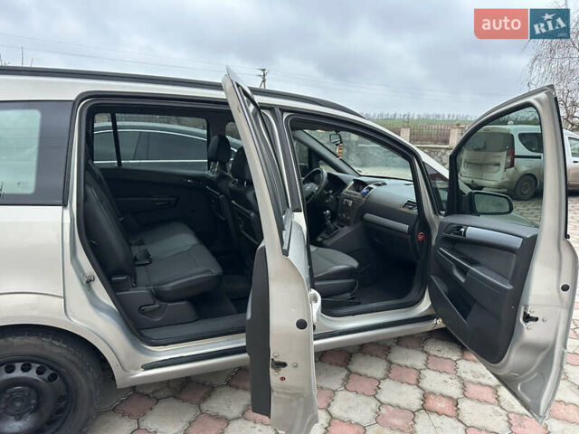 Серый Опель Зафира, объемом двигателя 1.91 л и пробегом 410 тыс. км за 4300 $, фото 14 на Automoto.ua