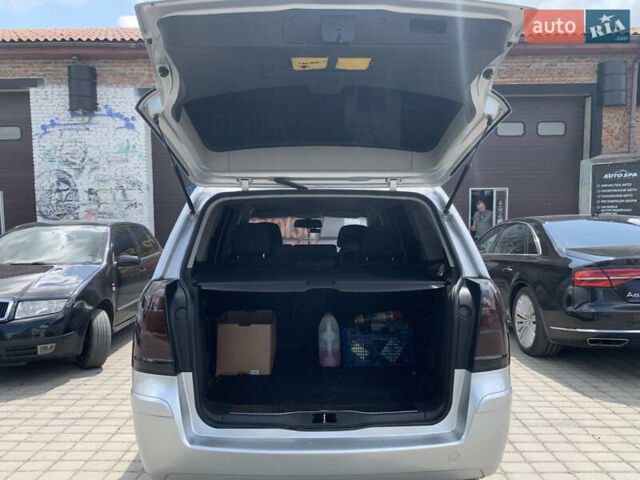 Серый Опель Зафира, объемом двигателя 1.9 л и пробегом 404 тыс. км за 6500 $, фото 33 на Automoto.ua