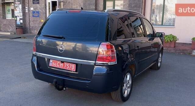 Серый Опель Зафира, объемом двигателя 1.8 л и пробегом 232 тыс. км за 5400 $, фото 9 на Automoto.ua