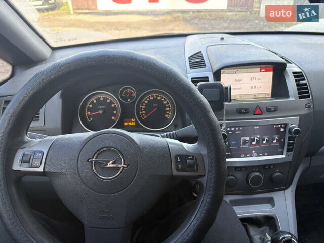 Сірий Опель Зафіра, об'ємом двигуна 1.6 л та пробігом 327 тис. км за 6700 $, фото 12 на Automoto.ua