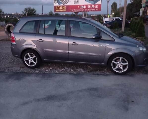Серый Опель Зафира, объемом двигателя 1.6 л и пробегом 229 тыс. км за 6000 $, фото 2 на Automoto.ua