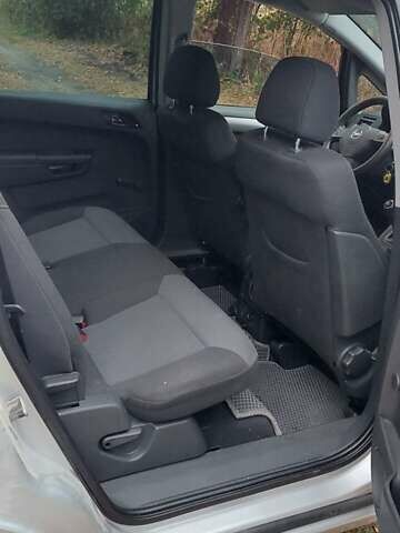 Серый Опель Зафира, объемом двигателя 1.8 л и пробегом 240 тыс. км за 4600 $, фото 8 на Automoto.ua