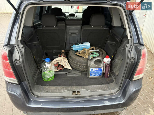 Сірий Опель Зафіра, об'ємом двигуна 1.6 л та пробігом 327 тис. км за 6700 $, фото 10 на Automoto.ua