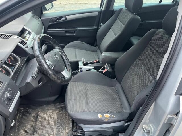 Серый Опель Зафира, объемом двигателя 1.9 л и пробегом 3 тыс. км за 2500 $, фото 11 на Automoto.ua