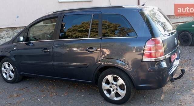 Серый Опель Зафира, объемом двигателя 1.8 л и пробегом 232 тыс. км за 5400 $, фото 16 на Automoto.ua