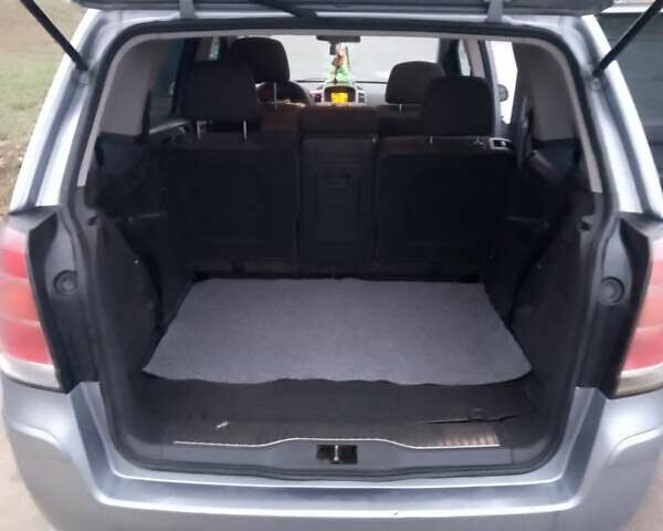 Сірий Опель Зафіра, об'ємом двигуна 1.6 л та пробігом 270 тис. км за 5500 $, фото 23 на Automoto.ua