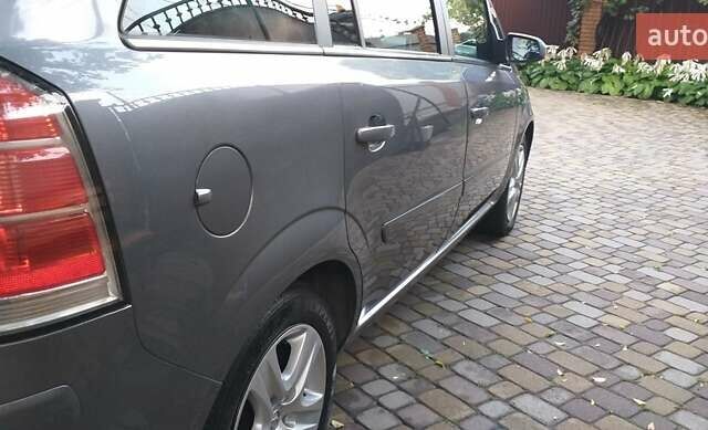 Серый Опель Зафира, объемом двигателя 1.6 л и пробегом 211 тыс. км за 5400 $, фото 8 на Automoto.ua