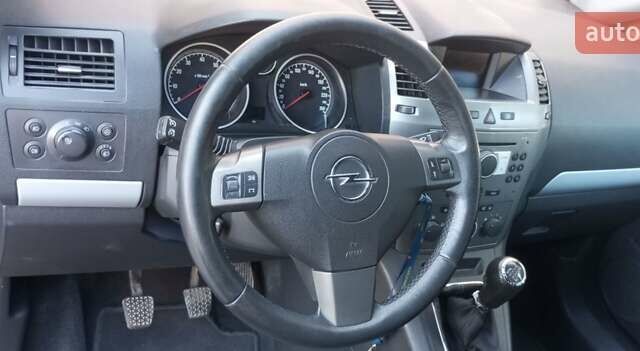 Серый Опель Зафира, объемом двигателя 1.8 л и пробегом 232 тыс. км за 5400 $, фото 24 на Automoto.ua