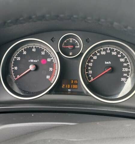 Серый Опель Зафира, объемом двигателя 1.6 л и пробегом 213 тыс. км за 5500 $, фото 8 на Automoto.ua