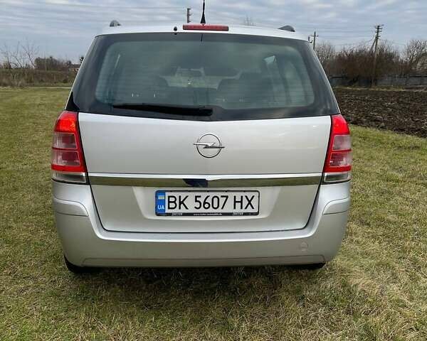 Серый Опель Зафира, объемом двигателя 1.8 л и пробегом 218 тыс. км за 4999 $, фото 23 на Automoto.ua
