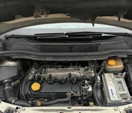 Серый Опель Зафира, объемом двигателя 2 л и пробегом 300 тыс. км за 2950 $, фото 21 на Automoto.ua