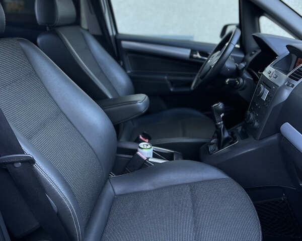 Опель Зафира 2006 в Жовкве на Automoto.ua Серый Опель Зафира, объемом двигателя 1.9 л и пробегом 228 тыс. км за 4999 $, фото 45 на Automoto.ua