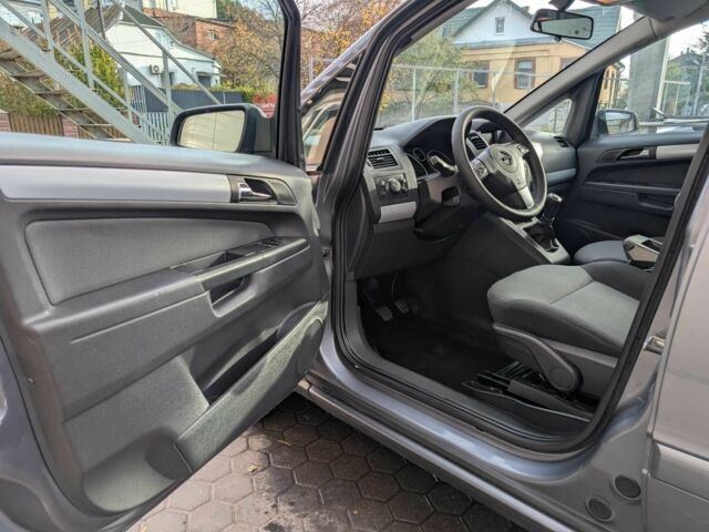 Серый Опель Зафира, объемом двигателя 0 л и пробегом 176 тыс. км за 5500 $, фото 7 на Automoto.ua