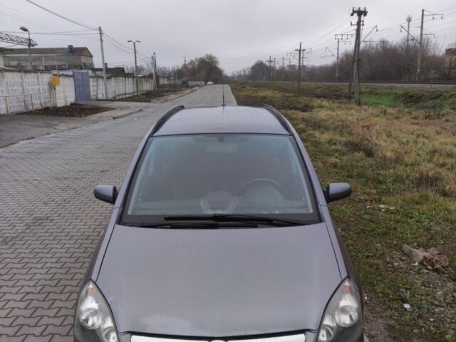 Серый Опель Зафира, объемом двигателя 1.9 л и пробегом 333 тыс. км за 2699 $, фото 2 на Automoto.ua