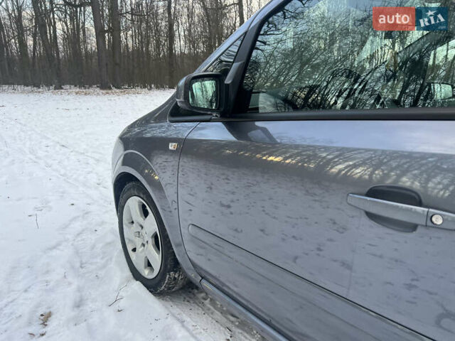 Серый Опель Зафира, объемом двигателя 1.9 л и пробегом 218 тыс. км за 6500 $, фото 17 на Automoto.ua