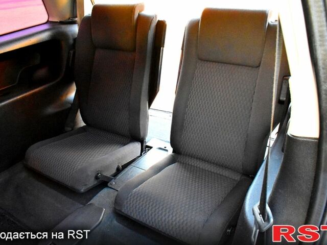 Серый Опель Зафира, объемом двигателя 2.2 л и пробегом 237 тыс. км за 4200 $, фото 7 на Automoto.ua