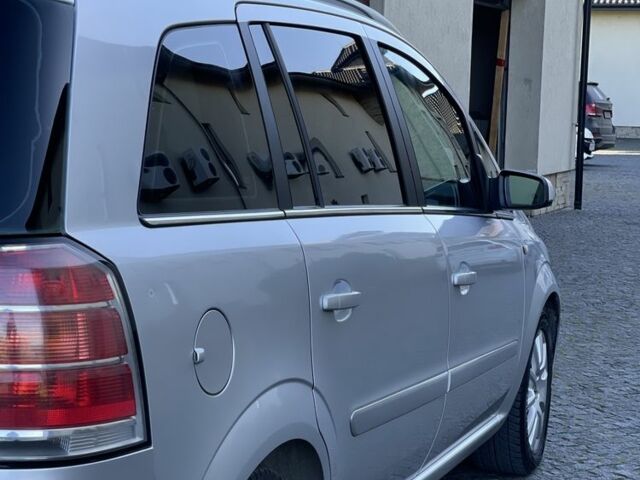 Опель Зафира 2006 в Жовкве на Automoto.ua Серый Опель Зафира, объемом двигателя 1.9 л и пробегом 228 тыс. км за 4999 $, фото 12 на Automoto.ua