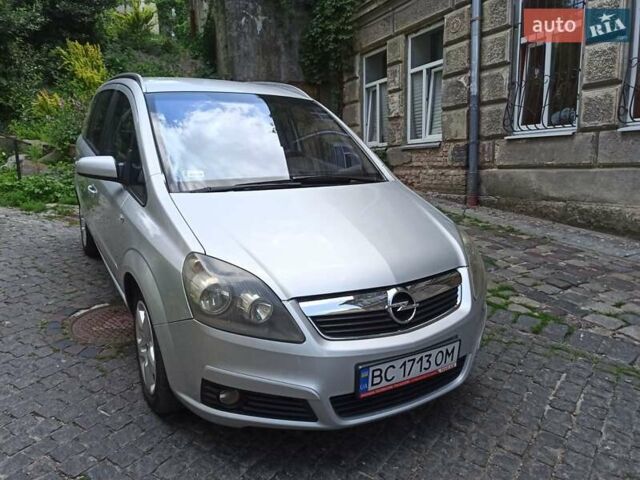 Серый Опель Зафира, объемом двигателя 1.9 л и пробегом 284 тыс. км за 4900 $, фото 5 на Automoto.ua
