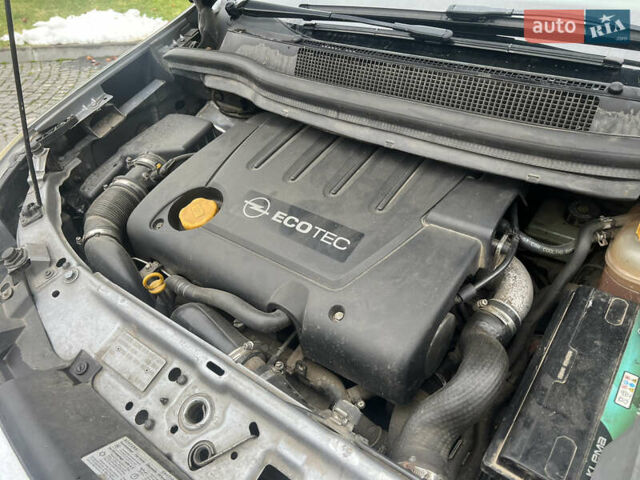 Серый Опель Зафира, объемом двигателя 1.9 л и пробегом 275 тыс. км за 4900 $, фото 22 на Automoto.ua