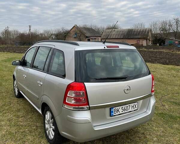Серый Опель Зафира, объемом двигателя 1.8 л и пробегом 218 тыс. км за 4999 $, фото 19 на Automoto.ua