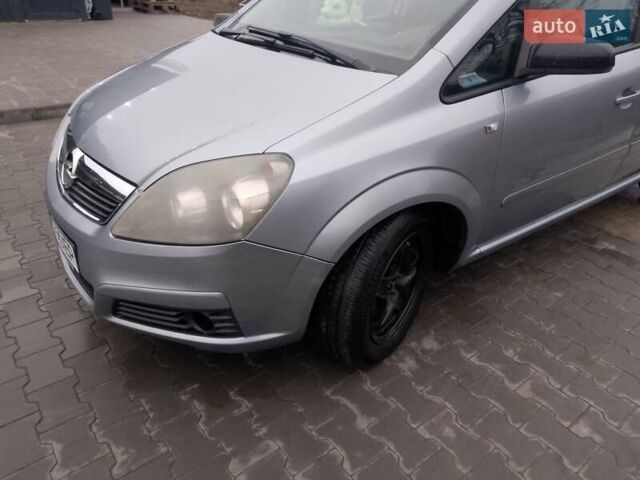 Сірий Опель Зафіра, об'ємом двигуна 1.6 л та пробігом 270 тис. км за 5500 $, фото 9 на Automoto.ua
