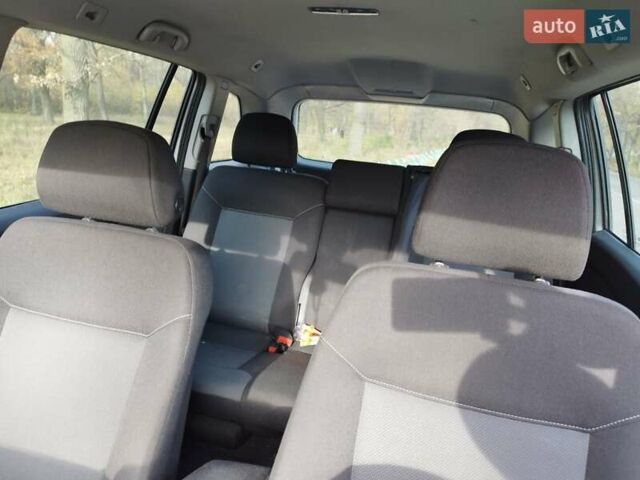 Серый Опель Зафира, объемом двигателя 1.8 л и пробегом 214 тыс. км за 5200 $, фото 21 на Automoto.ua