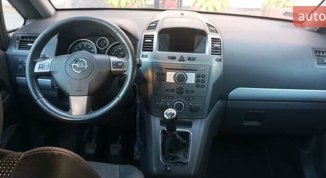 Серый Опель Зафира, объемом двигателя 1.8 л и пробегом 232 тыс. км за 5400 $, фото 21 на Automoto.ua