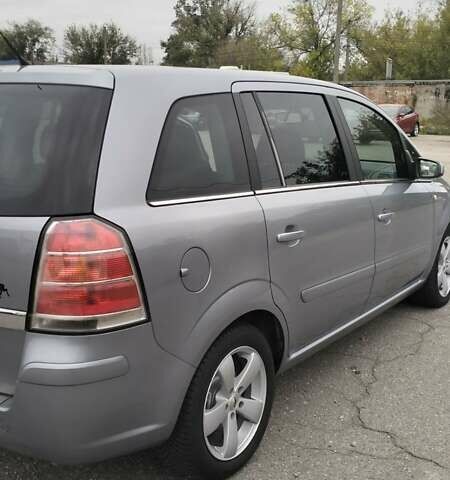 Серый Опель Зафира, объемом двигателя 1.6 л и пробегом 213 тыс. км за 5500 $, фото 13 на Automoto.ua