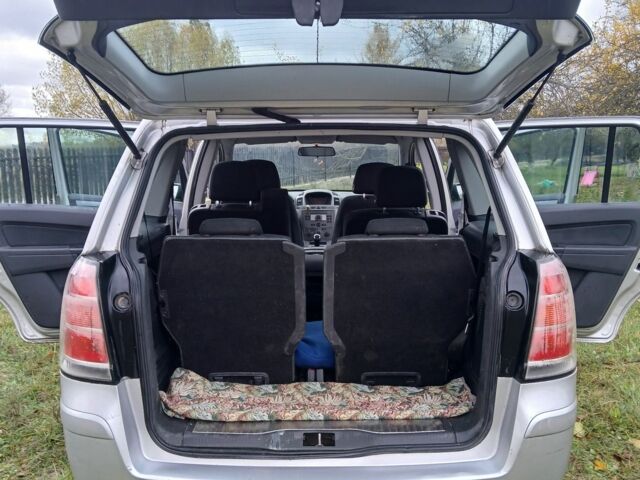 Опель Зафира 2006 в Луцке на Automoto.ua Серый Опель Зафира, объемом двигателя 1.6 л и пробегом 307 тыс. км за 4600 $, фото 5 на Automoto.ua