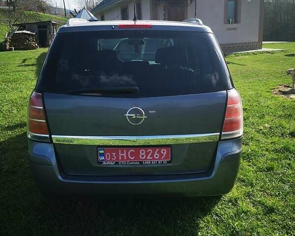 Серый Опель Зафира, объемом двигателя 1.6 л и пробегом 186 тыс. км за 5350 $, фото 8 на Automoto.ua