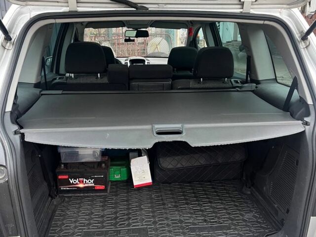 Серый Опель Зафира, объемом двигателя 1.9 л и пробегом 3 тыс. км за 2500 $, фото 6 на Automoto.ua