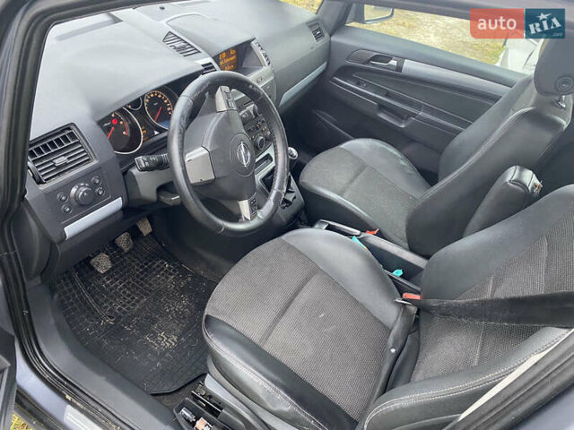 Серый Опель Зафира, объемом двигателя 1.91 л и пробегом 280 тыс. км за 2900 $, фото 5 на Automoto.ua