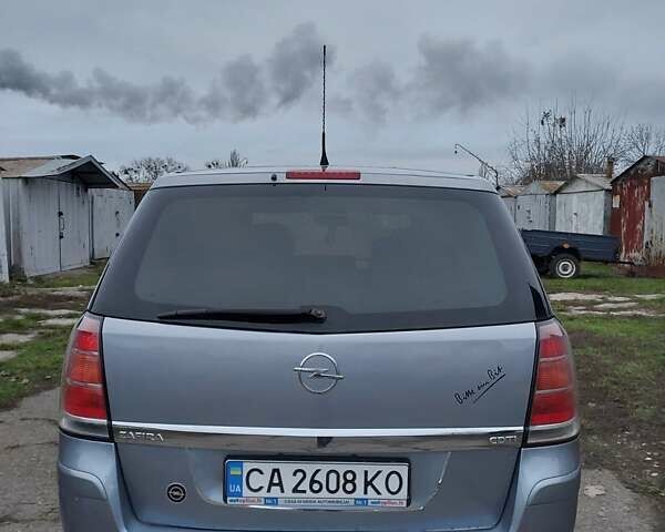 Серый Опель Зафира, объемом двигателя 1.91 л и пробегом 280 тыс. км за 4700 $, фото 5 на Automoto.ua