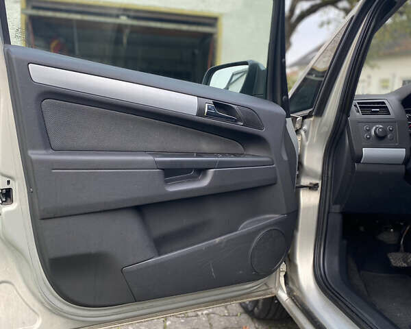 Сірий Опель Зафіра, об'ємом двигуна 1.91 л та пробігом 293 тис. км за 6750 $, фото 5 на Automoto.ua