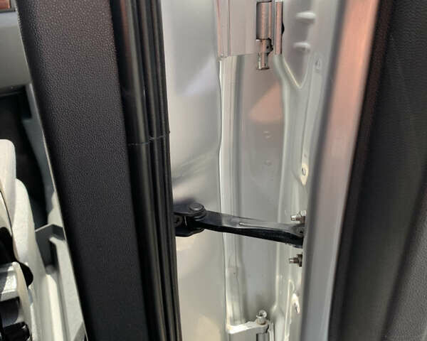 Серый Опель Зафира, объемом двигателя 1.9 л и пробегом 404 тыс. км за 6500 $, фото 27 на Automoto.ua