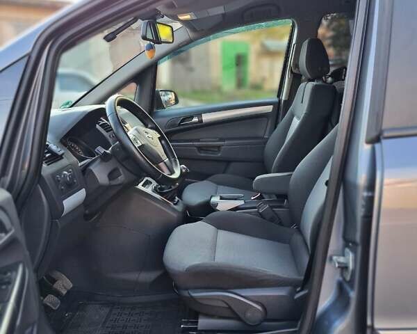 Сірий Опель Зафіра, об'ємом двигуна 1.9 л та пробігом 267 тис. км за 5800 $, фото 22 на Automoto.ua