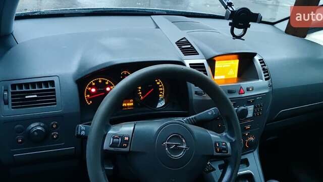 Серый Опель Зафира, объемом двигателя 1.6 л и пробегом 291 тыс. км за 4300 $, фото 32 на Automoto.ua