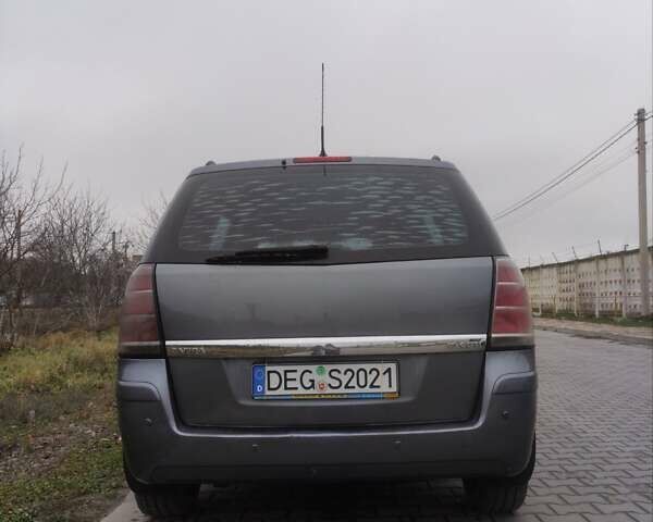 Серый Опель Зафира, объемом двигателя 1.9 л и пробегом 337 тыс. км за 2700 $, фото 5 на Automoto.ua