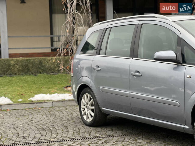 Серый Опель Зафира, объемом двигателя 1.9 л и пробегом 275 тыс. км за 4900 $, фото 7 на Automoto.ua