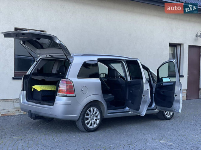 Опель Зафира 2006 в Жовкве на Automoto.ua Серый Опель Зафира, объемом двигателя 1.9 л и пробегом 228 тыс. км за 4999 $, фото 32 на Automoto.ua