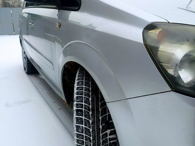 Сірий Опель Зафіра, об'ємом двигуна 1.9 л та пробігом 290 тис. км за 4700 $, фото 3 на Automoto.ua