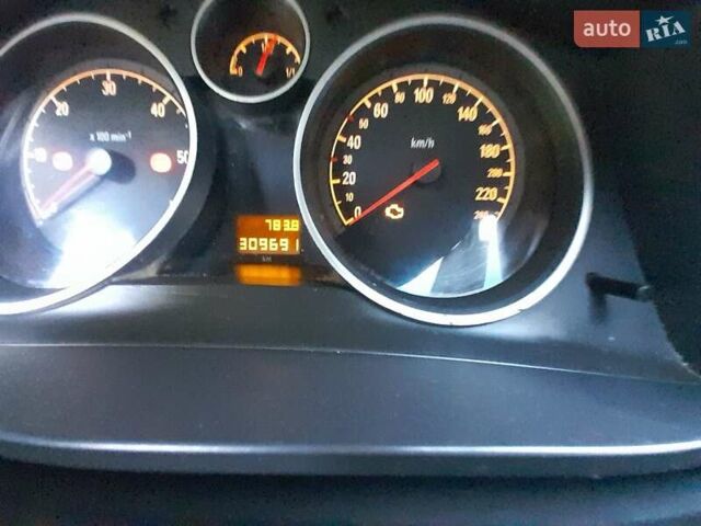 Серый Опель Зафира, объемом двигателя 1.9 л и пробегом 309 тыс. км за 4600 $, фото 35 на Automoto.ua