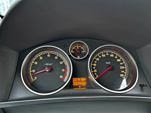 Сірий Опель Зафіра, об'ємом двигуна 1.8 л та пробігом 177 тис. км за 5799 $, фото 17 на Automoto.ua