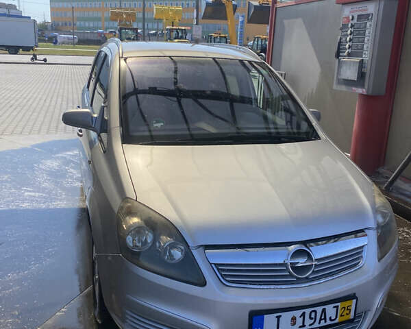 Серый Опель Зафира, объемом двигателя 1.8 л и пробегом 244 тыс. км за 5300 $, фото 17 на Automoto.ua