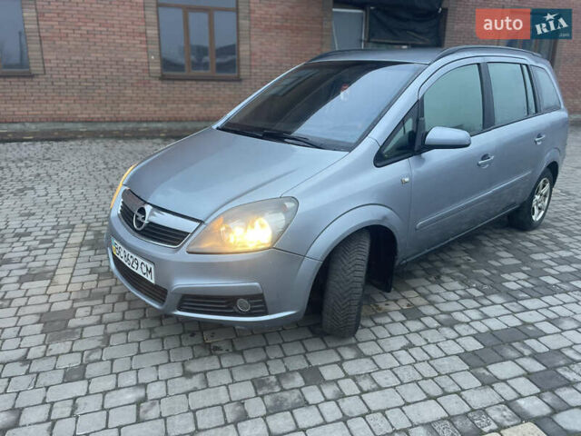 Серый Опель Зафира, объемом двигателя 1.8 л и пробегом 354 тыс. км за 3950 $, фото 3 на Automoto.ua