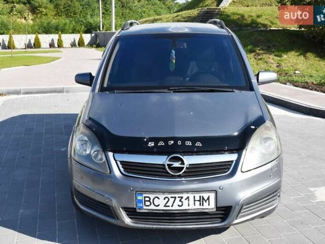 Серый Опель Зафира, объемом двигателя 1.9 л и пробегом 309 тыс. км за 4600 $, фото 2 на Automoto.ua