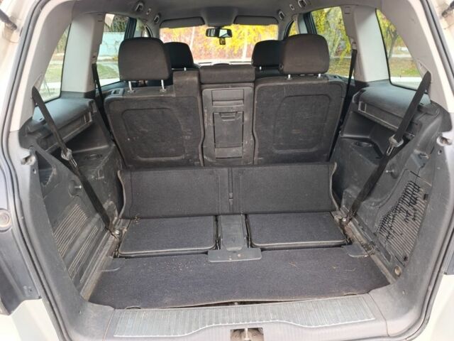 Серый Опель Зафира, объемом двигателя 1.9 л и пробегом 100 тыс. км за 2650 $, фото 8 на Automoto.ua