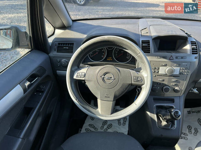 Серый Опель Зафира, объемом двигателя 1.8 л и пробегом 205 тыс. км за 6400 $, фото 10 на Automoto.ua