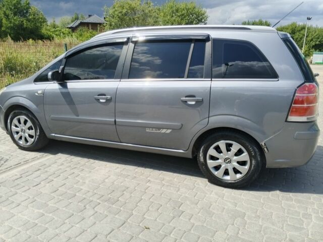 Серый Опель Зафира, объемом двигателя 1.8 л и пробегом 209 тыс. км за 5150 $, фото 3 на Automoto.ua